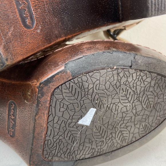 NURTURE TOOLED LEATHER SOUTHWESTERN CLOGS - Picture 11 of 16